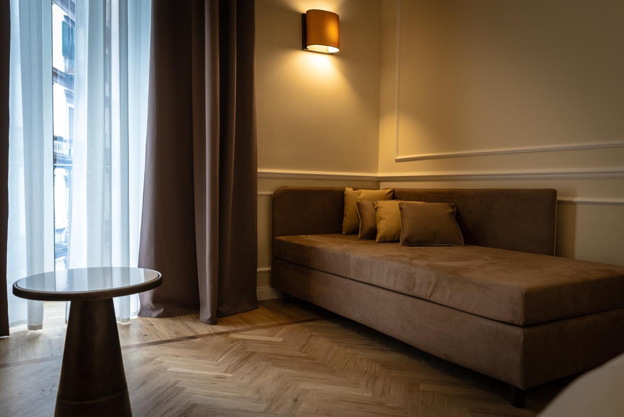 Antica Dimora Pessina Hotel เนเปิลส์ ภายนอก รูปภาพ