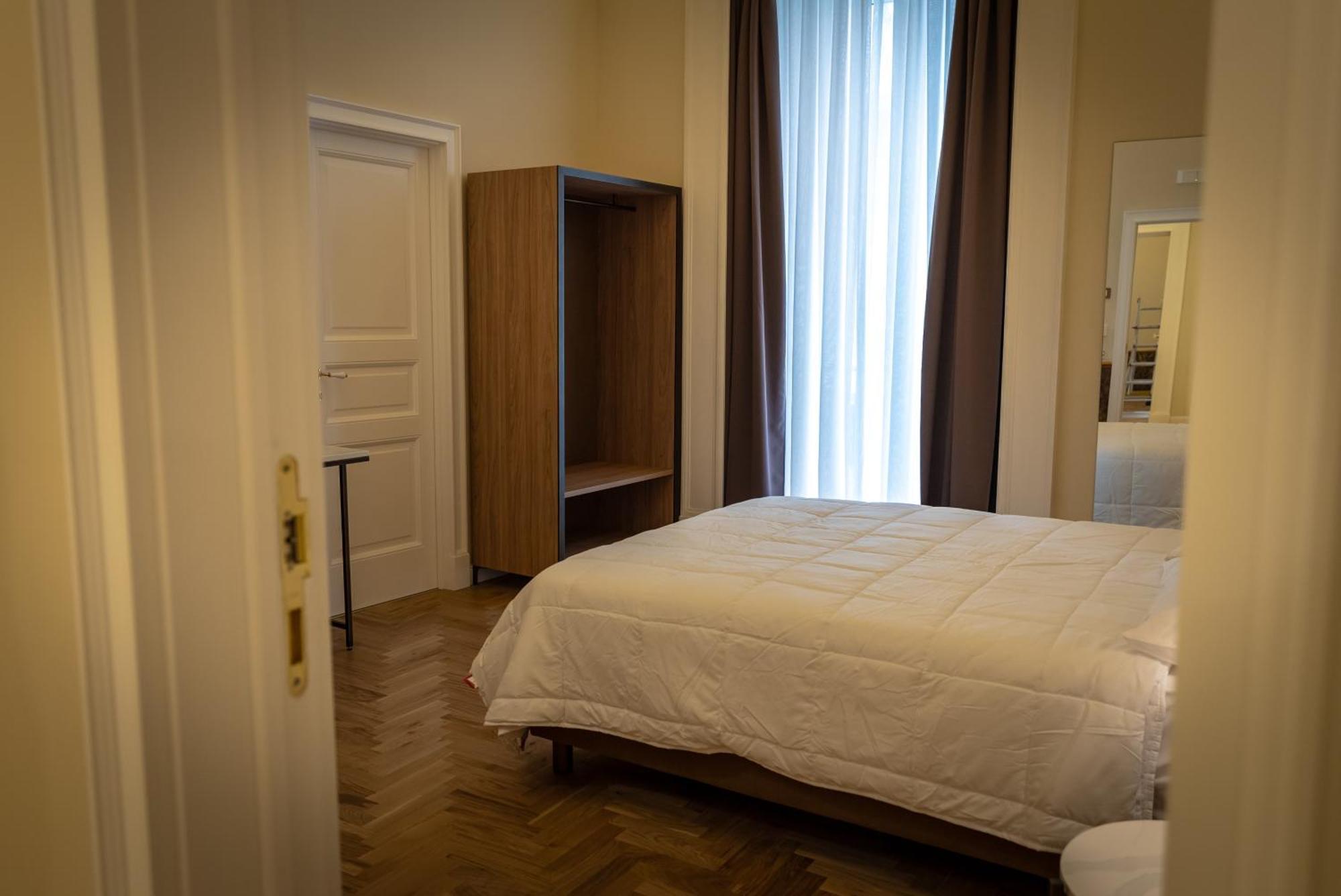 Antica Dimora Pessina Hotel เนเปิลส์ ภายนอก รูปภาพ