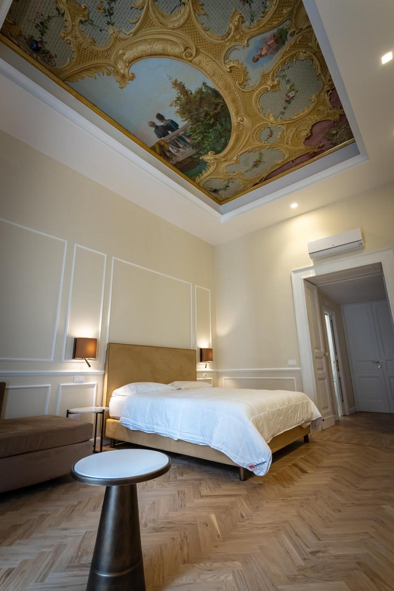 Antica Dimora Pessina Hotel เนเปิลส์ ภายนอก รูปภาพ