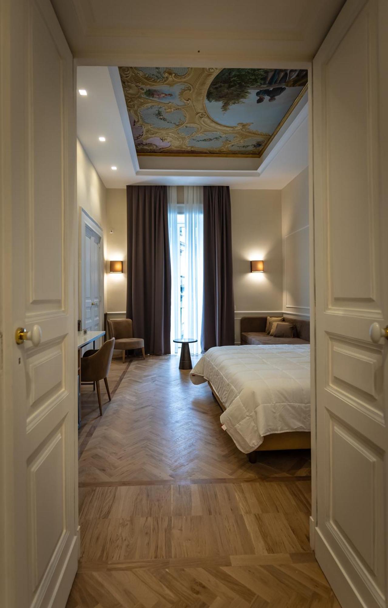 Antica Dimora Pessina Hotel เนเปิลส์ ภายนอก รูปภาพ