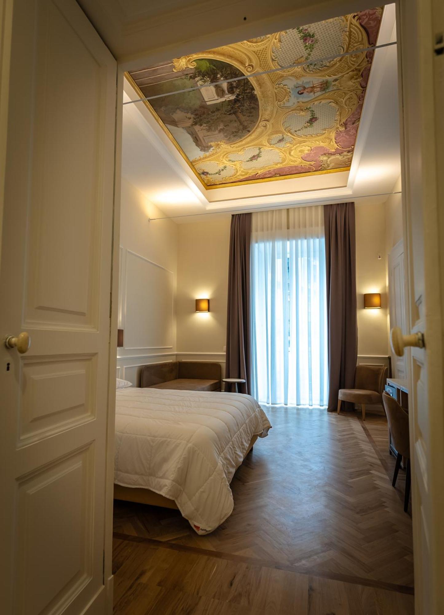 Antica Dimora Pessina Hotel เนเปิลส์ ภายนอก รูปภาพ