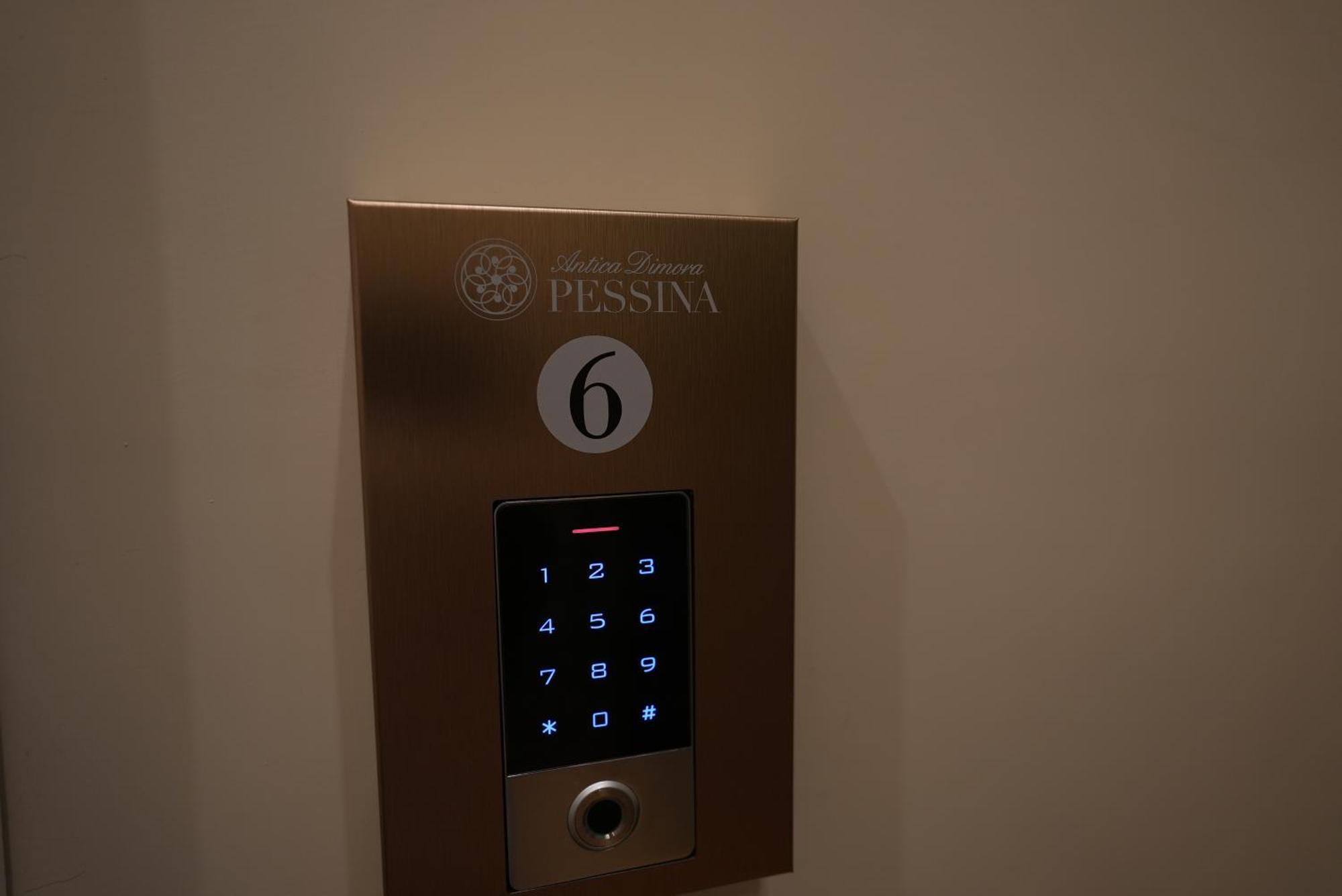 Antica Dimora Pessina Hotel เนเปิลส์ ภายนอก รูปภาพ